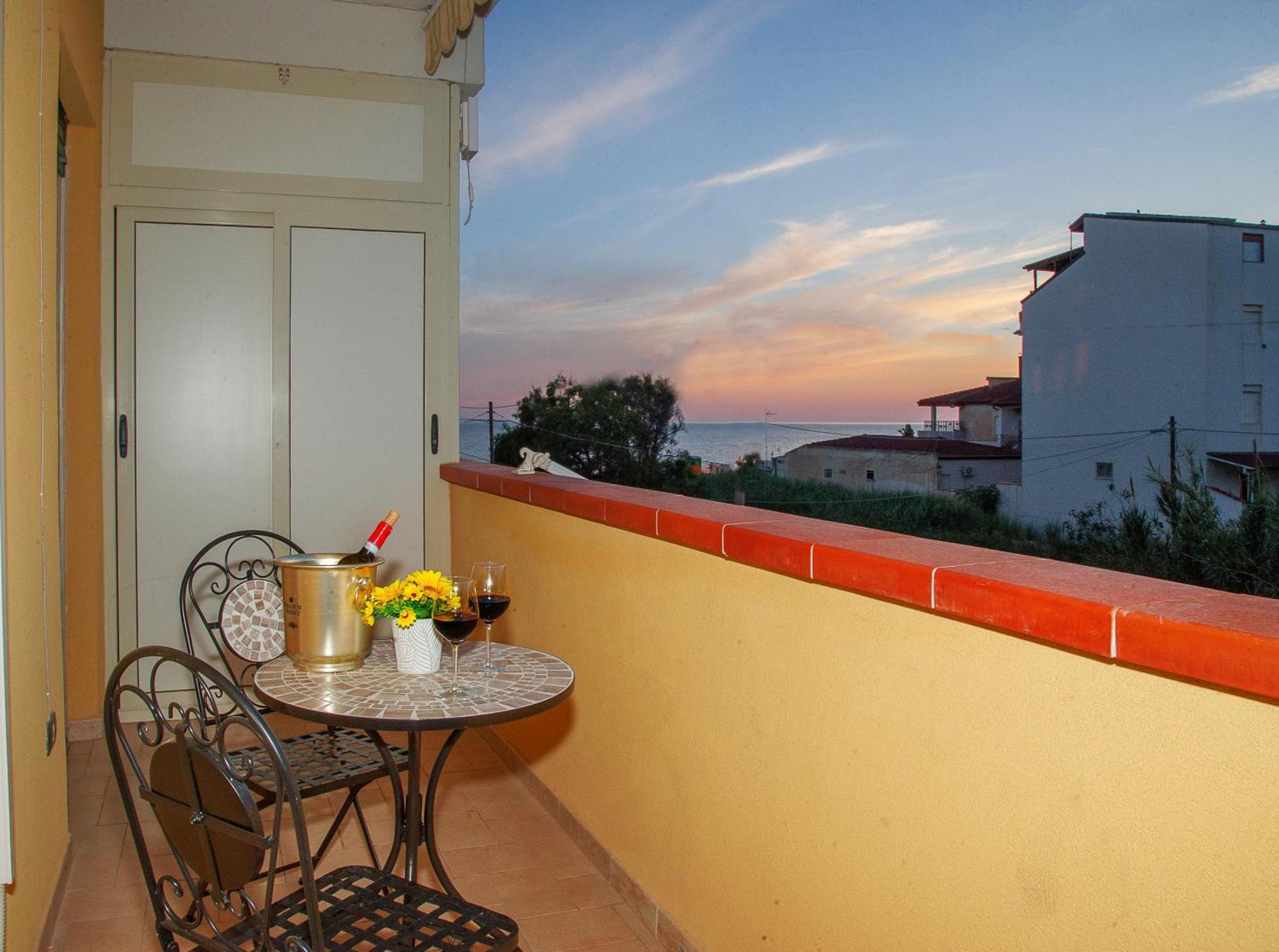 Sea Sunset Apartment ซานเลโอเน ภายนอก รูปภาพ